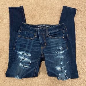 EUC American Eagle distressed skinny jeans Size 0S